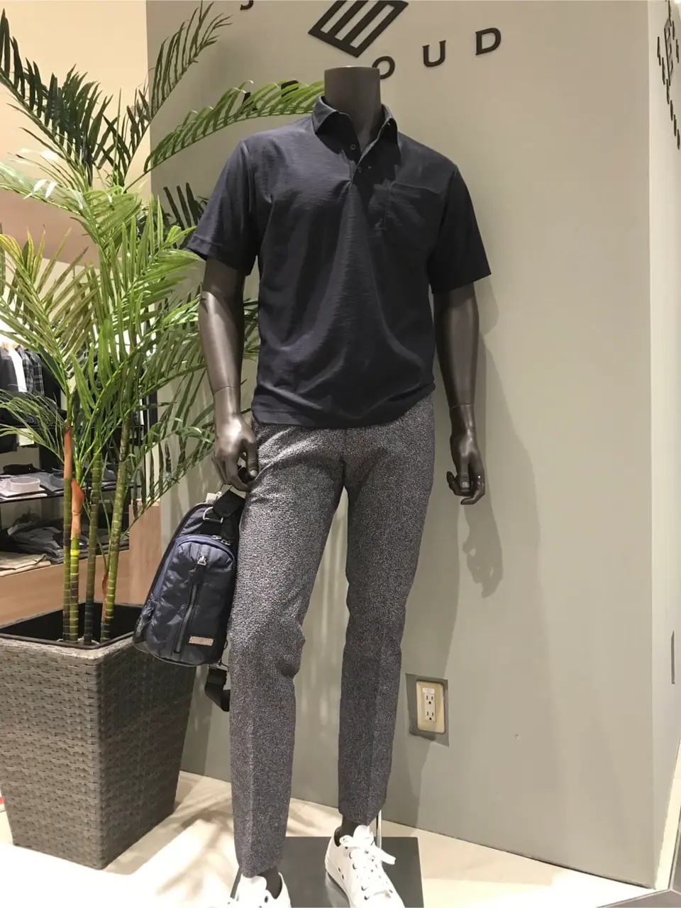 JOSEPH ABBOUD 伊津野 コーディネート画像