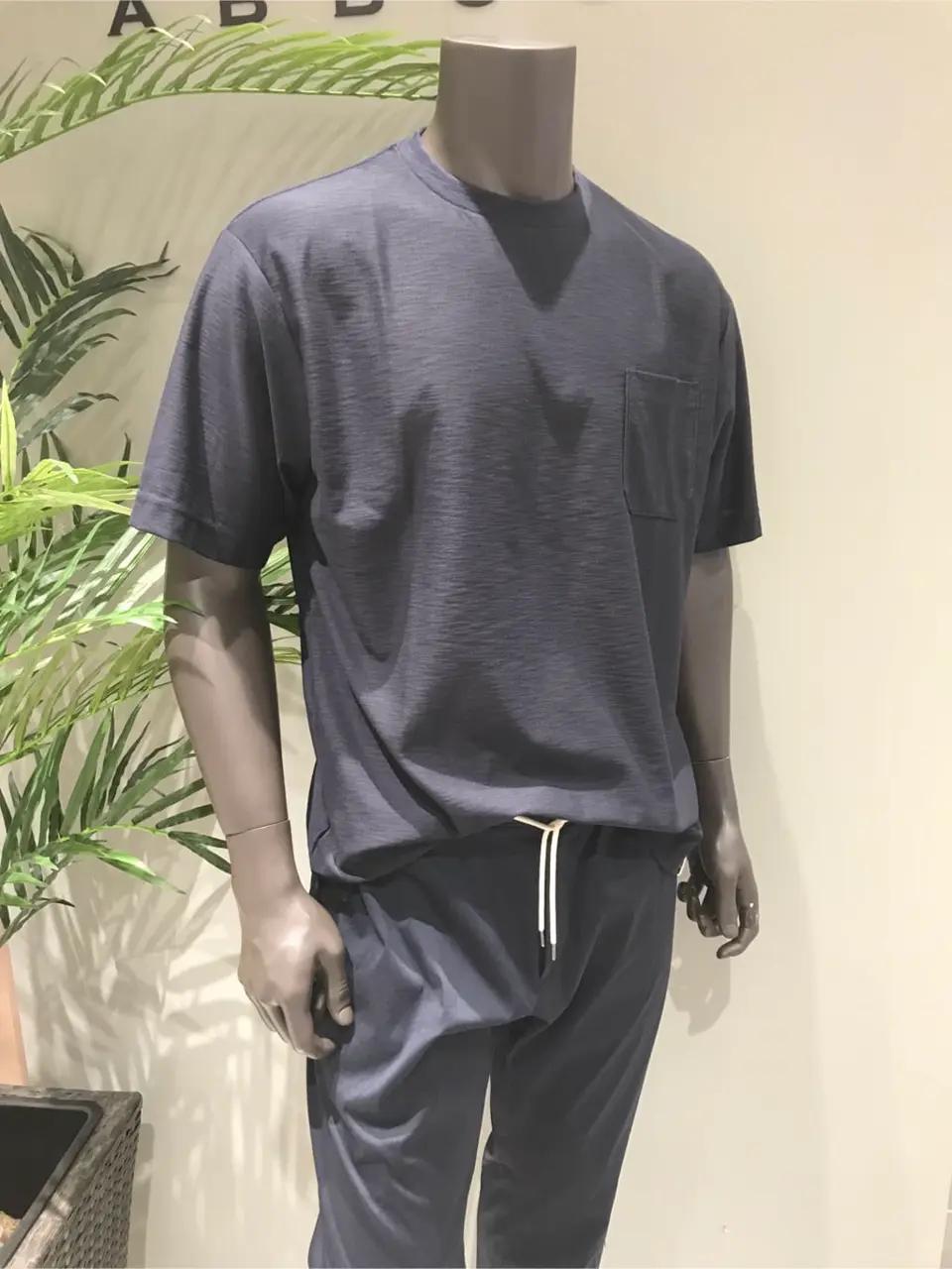 JOSEPH ABBOUD 伊津野 コーディネート画像