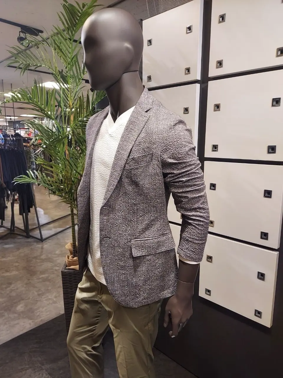 JOSEPH ABBOUD 宮下 コーディネート画像