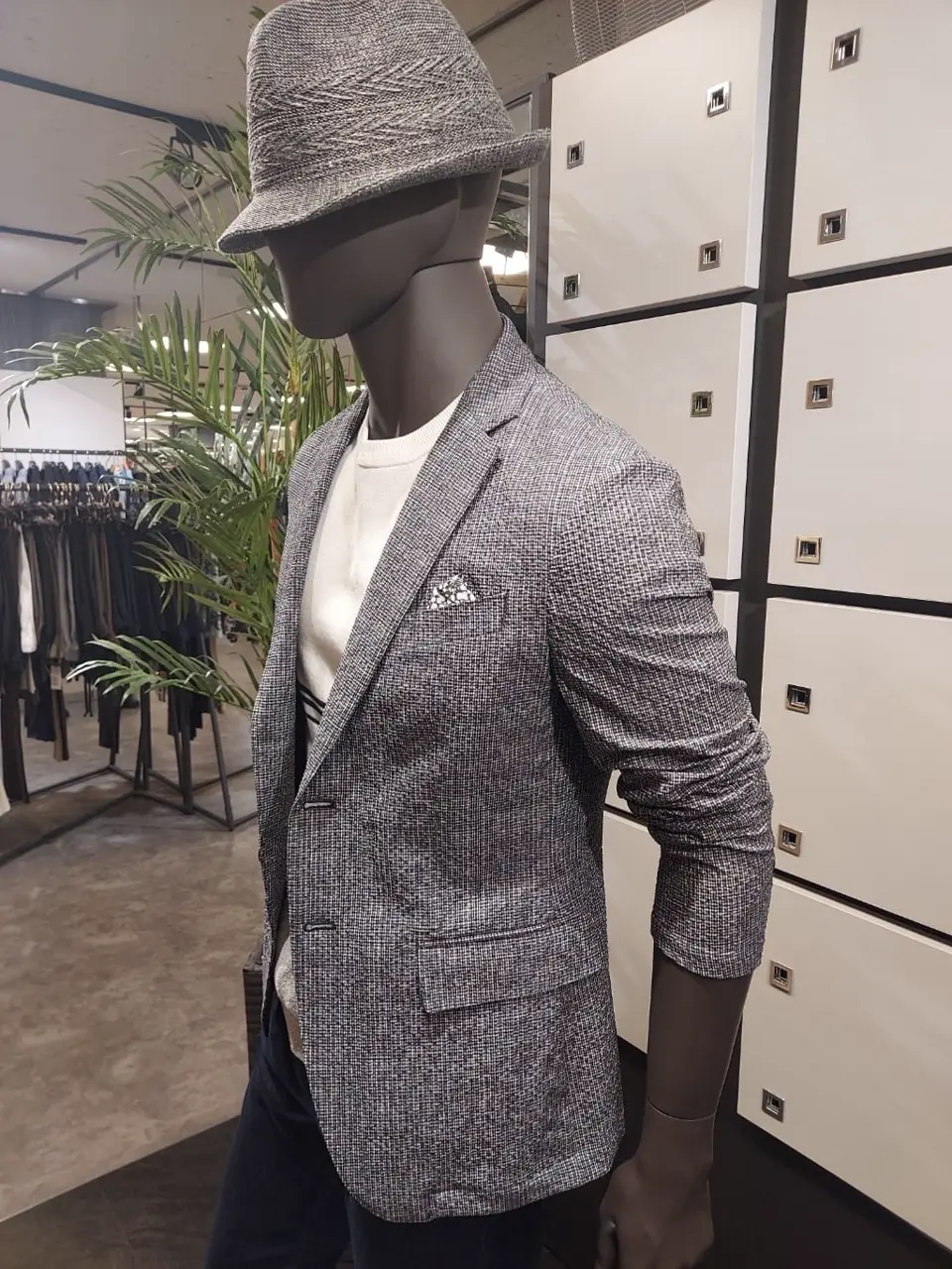 JOSEPH ABBOUD 宮下 コーディネート画像