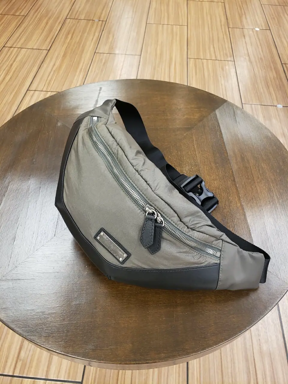 JOSEPH ABBOUD 中西 コーディネート画像