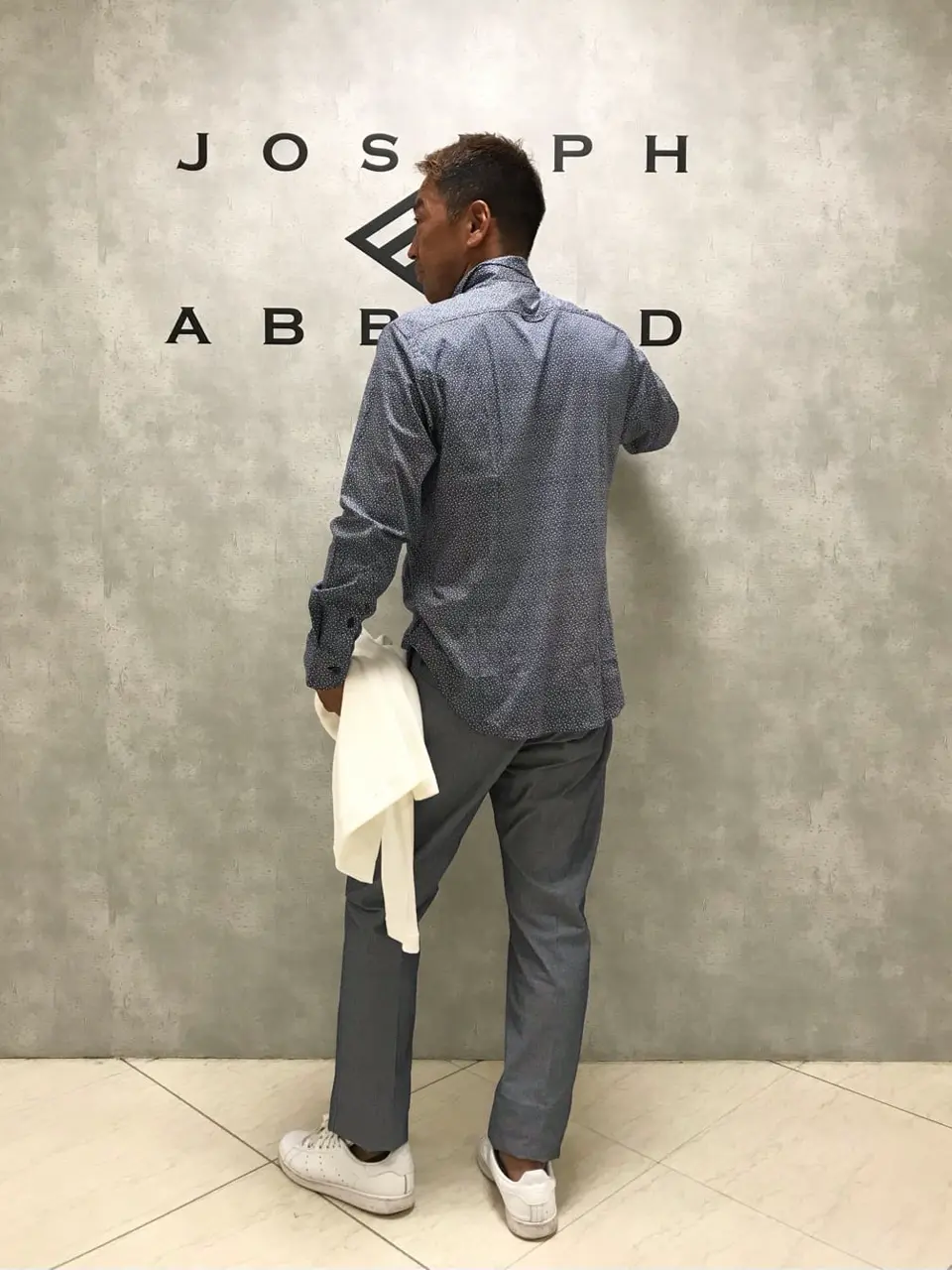 JOSEPH ABBOUD 佐藤 コーディネート画像