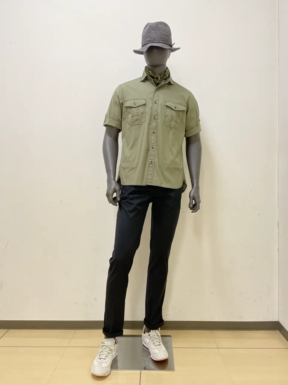 JOSEPH ABBOUD 金本 コーディネート画像