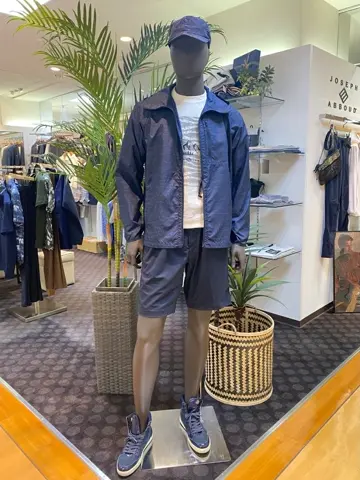 JOSEPH ABBOUD スタッフ コーディネート画像