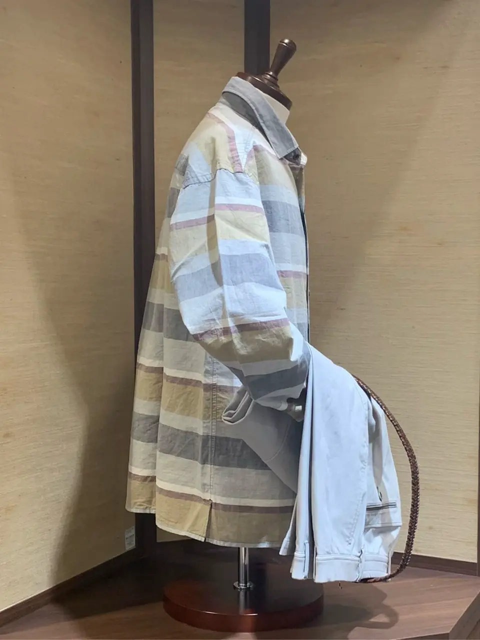 JOSEPH ABBOUD 秦 コーディネート画像