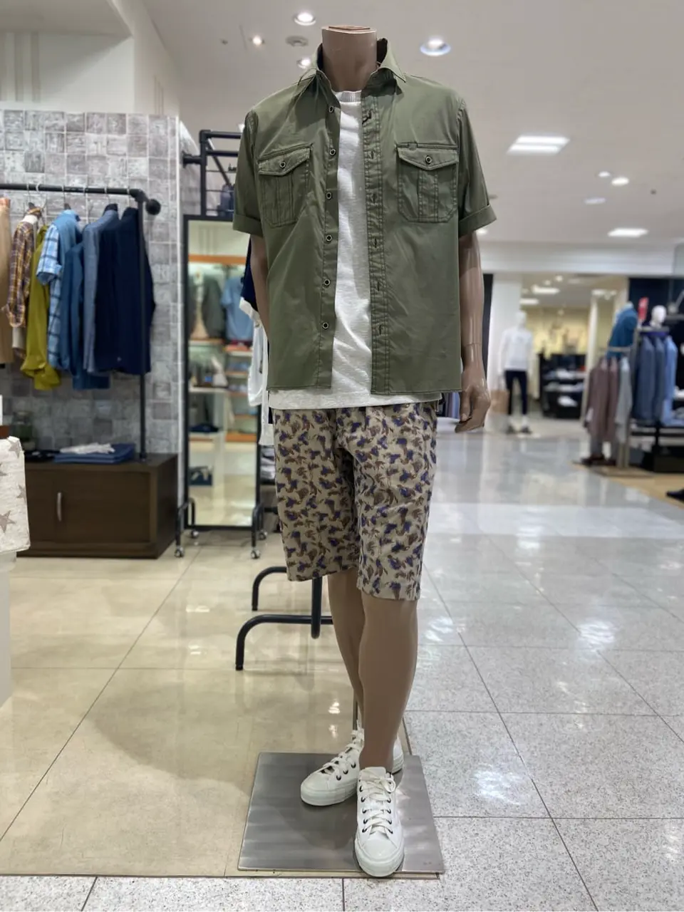  たかい　かおり コーディネート画像