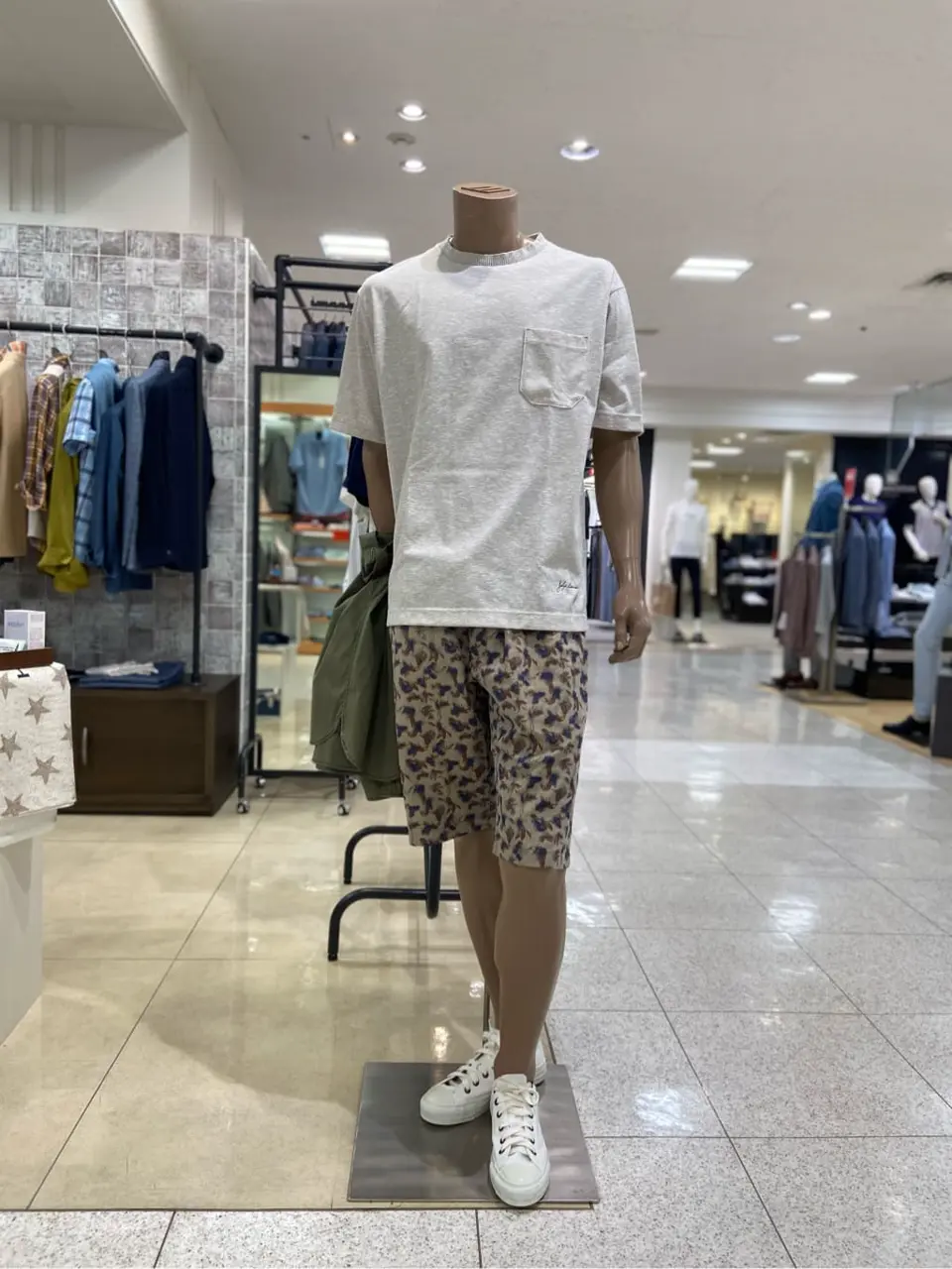 JOSEPH ABBOUD たかい　かおり コーディネート画像