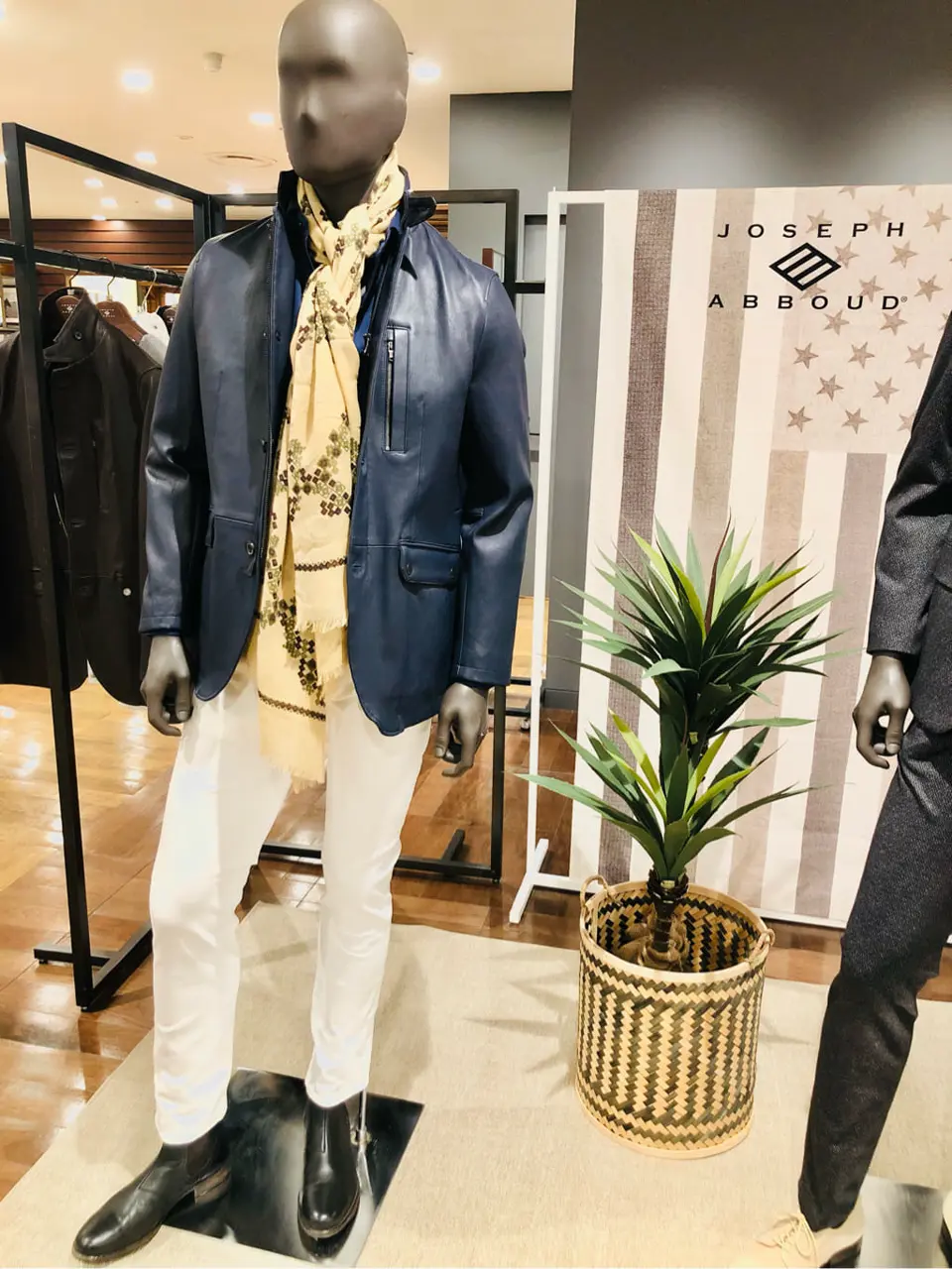 JOSEPH ABBOUD 新林 コーディネート画像