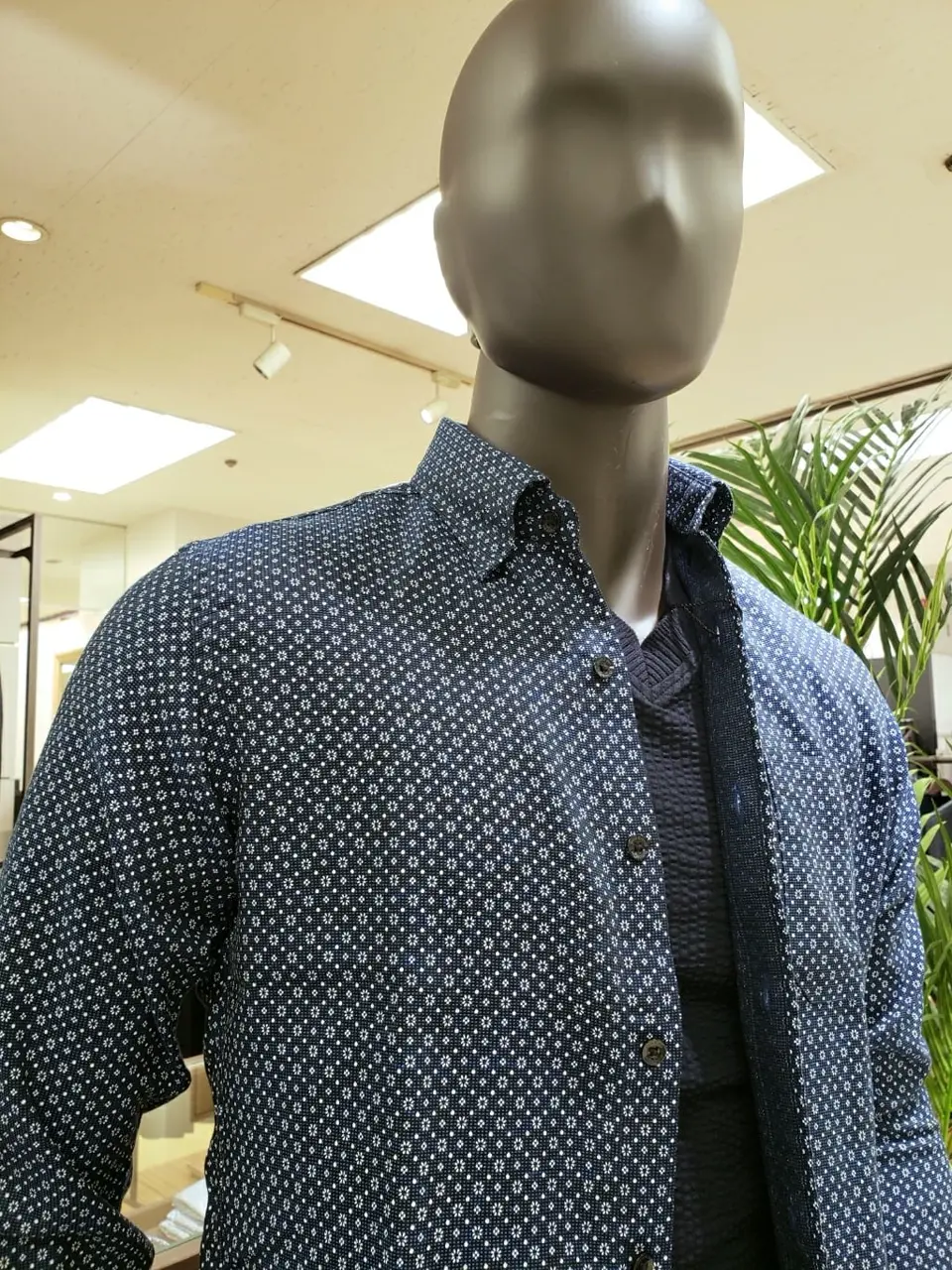 JOSEPH ABBOUD 中西 コーディネート画像