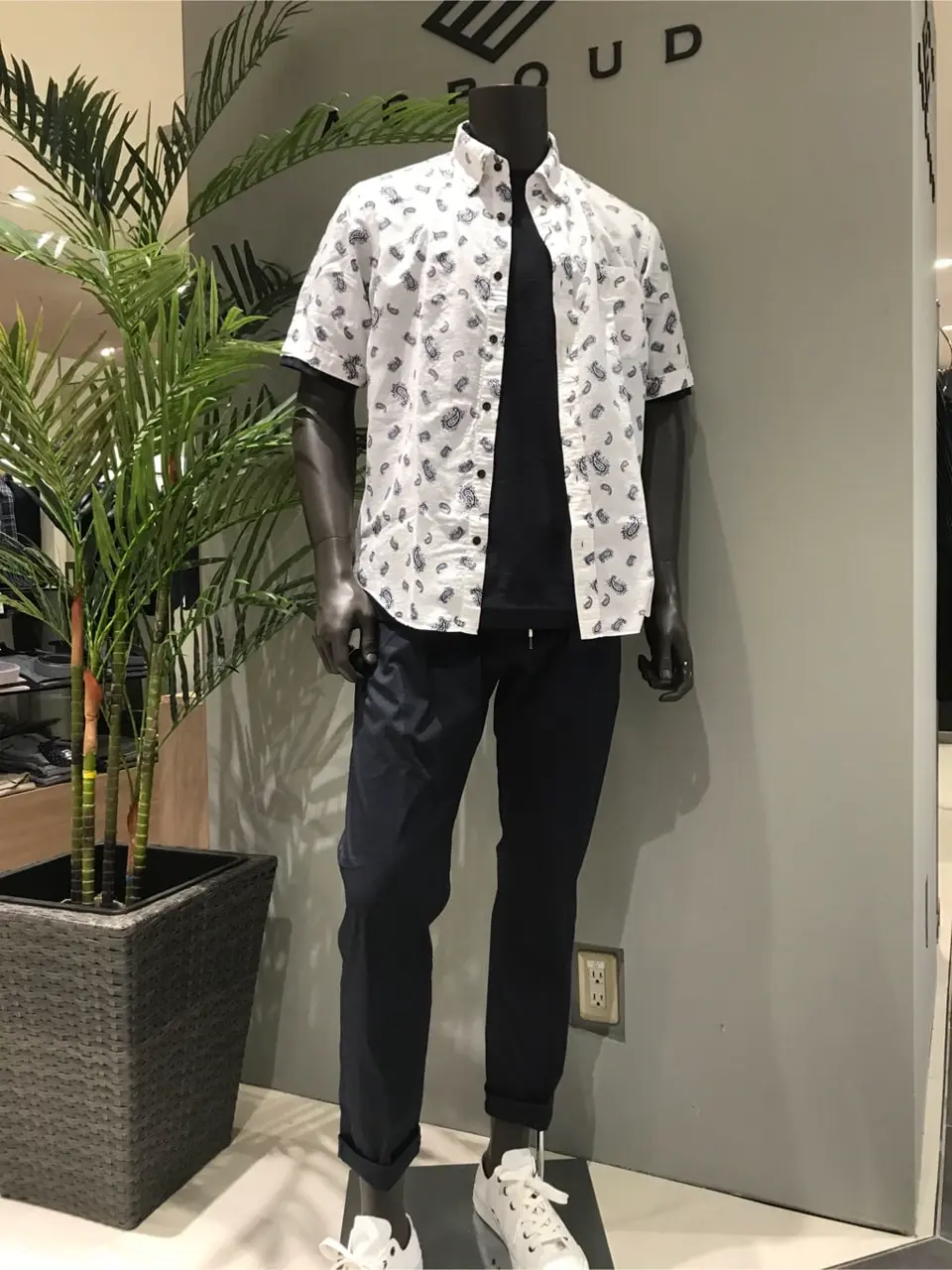 JOSEPH ABBOUD 伊津野 コーディネート画像