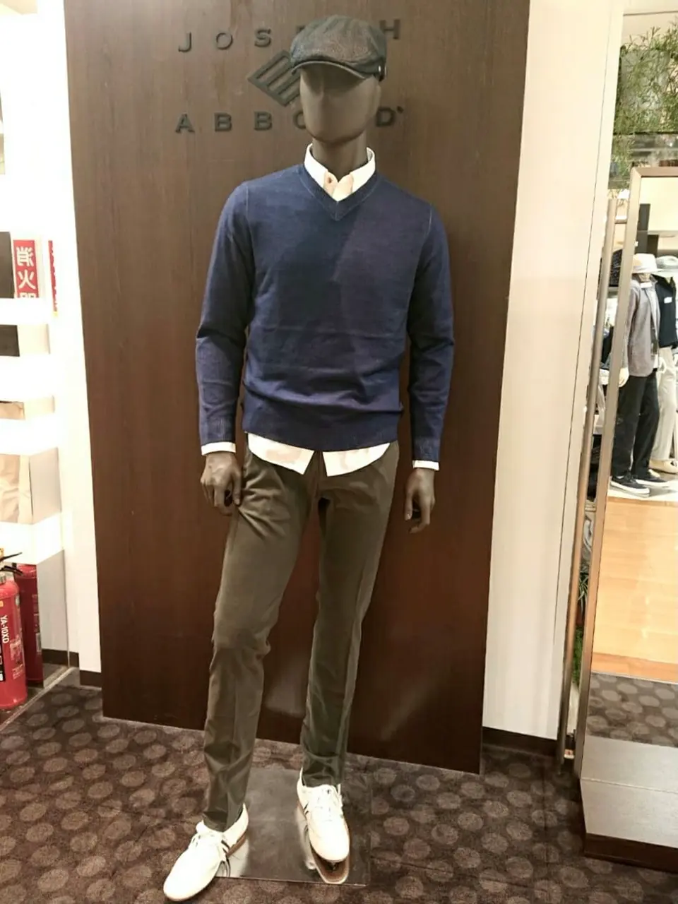 JOSEPH ABBOUD スタッフ コーディネート画像