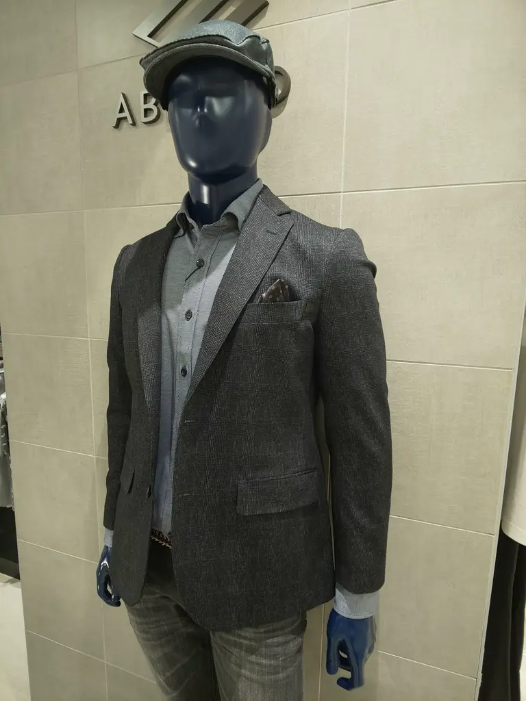 JOSEPH ABBOUD 吉川 コーディネート画像
