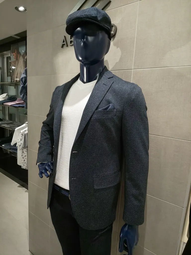 JOSEPH ABBOUD 吉川 コーディネート画像