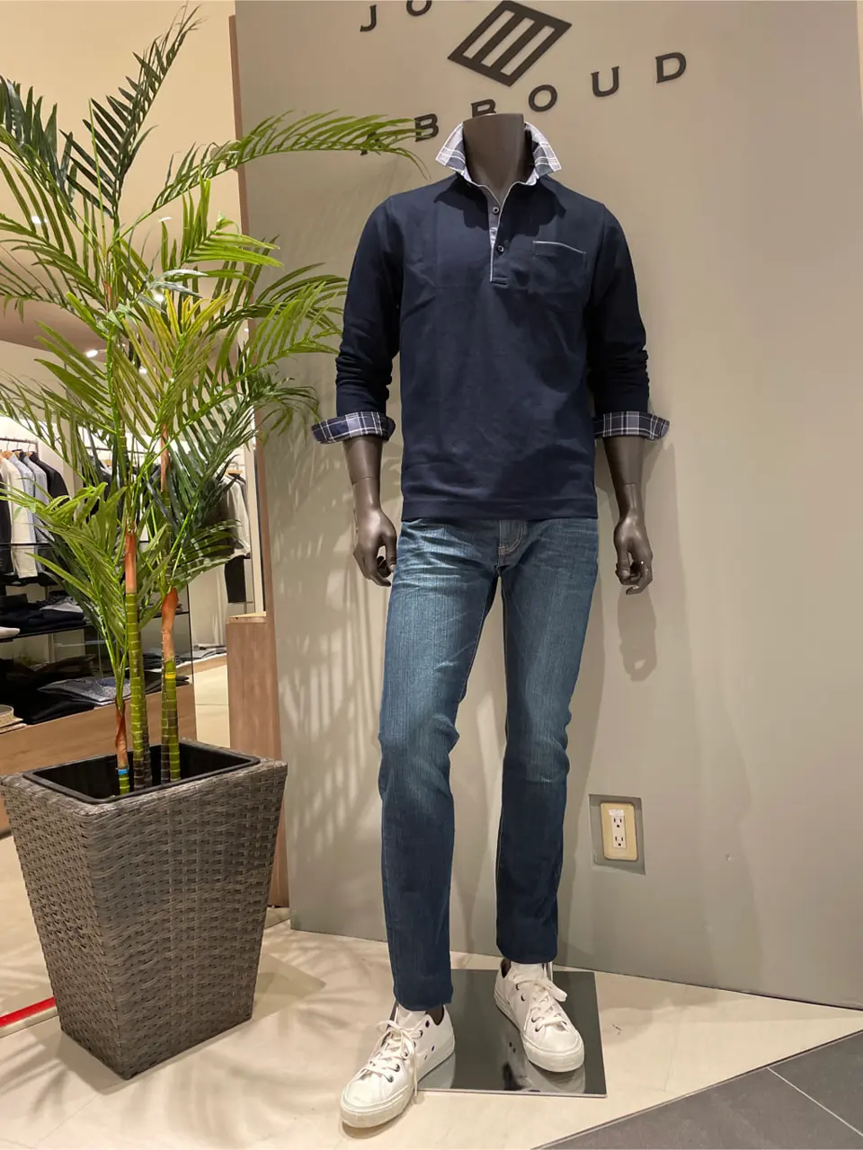 JOSEPH ABBOUD 伊津野 コーディネート画像