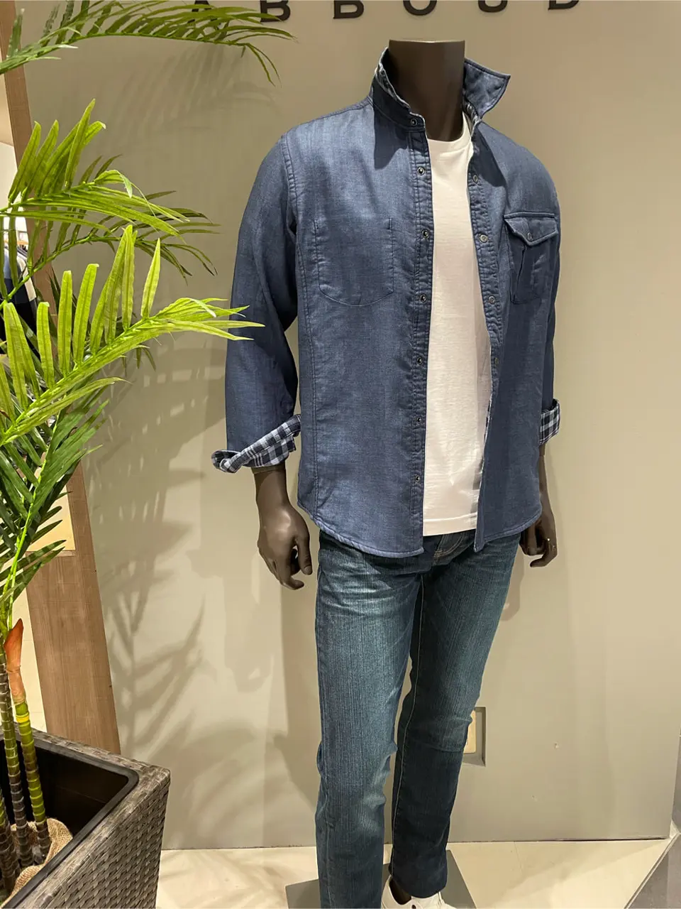 JOSEPH ABBOUD 伊津野 コーディネート画像