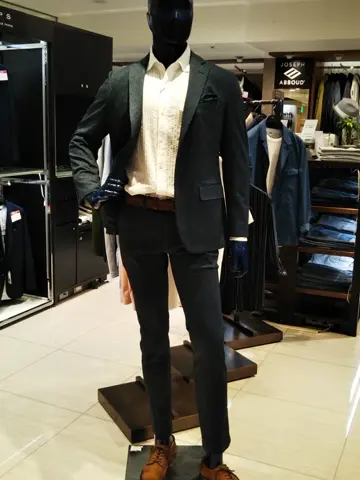 JOSEPH ABBOUD 鈴木 コーディネート画像