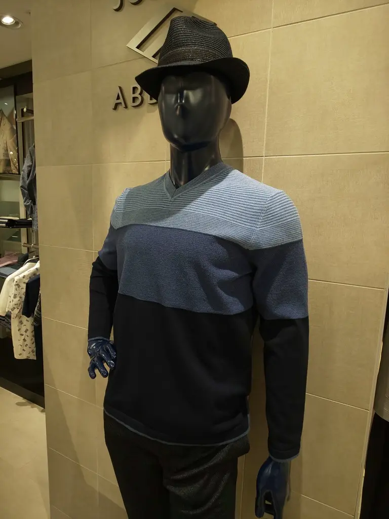 JOSEPH ABBOUD 吉川 コーディネート画像