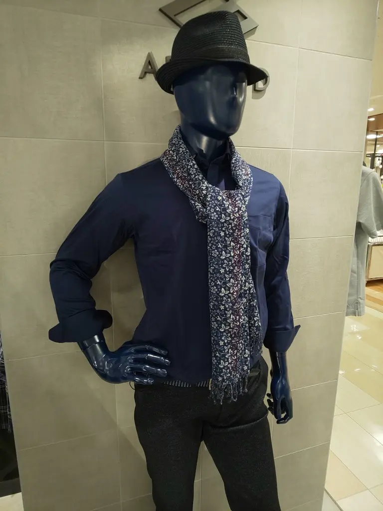 JOSEPH ABBOUD 吉川 コーディネート画像