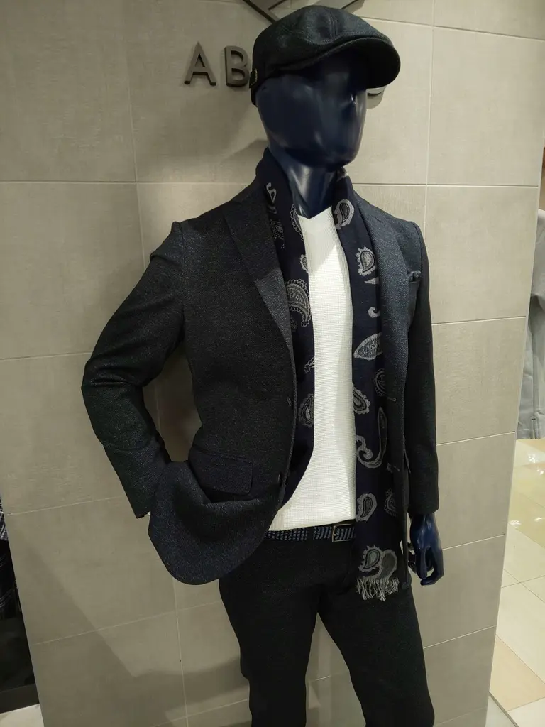 JOSEPH ABBOUD 吉川 コーディネート画像