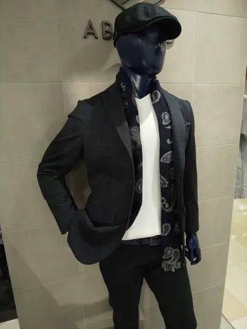 JOSEPH ABBOUD 吉川 コーディネート画像