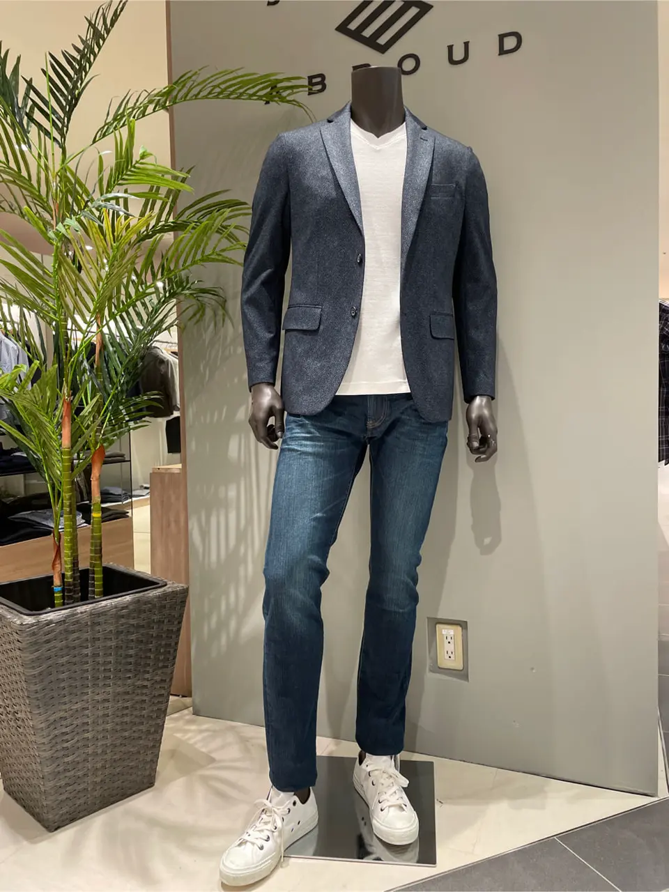 JOSEPH ABBOUD 伊津野 コーディネート画像