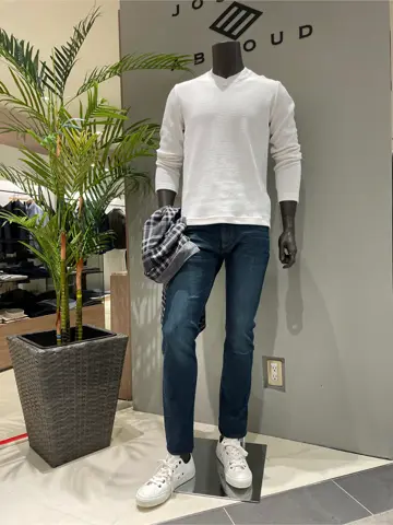 JOSEPH ABBOUD 伊津野 コーディネート画像