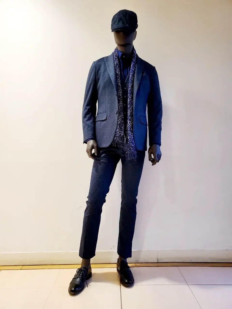 JOSEPH ABBOUD 亀井 コーディネート画像