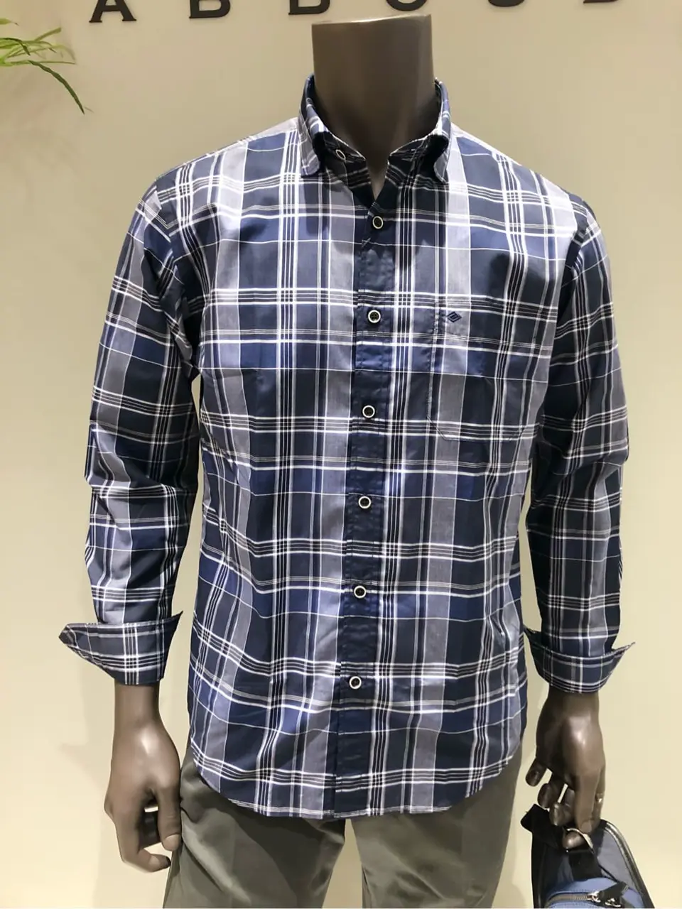 JOSEPH ABBOUD 川田 コーディネート画像