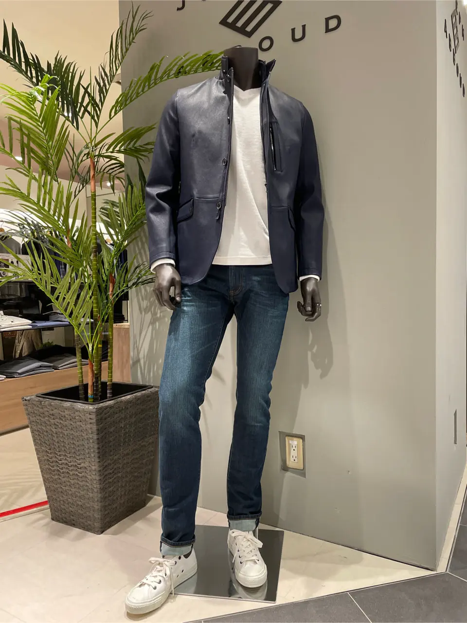 JOSEPH ABBOUD 伊津野 コーディネート画像