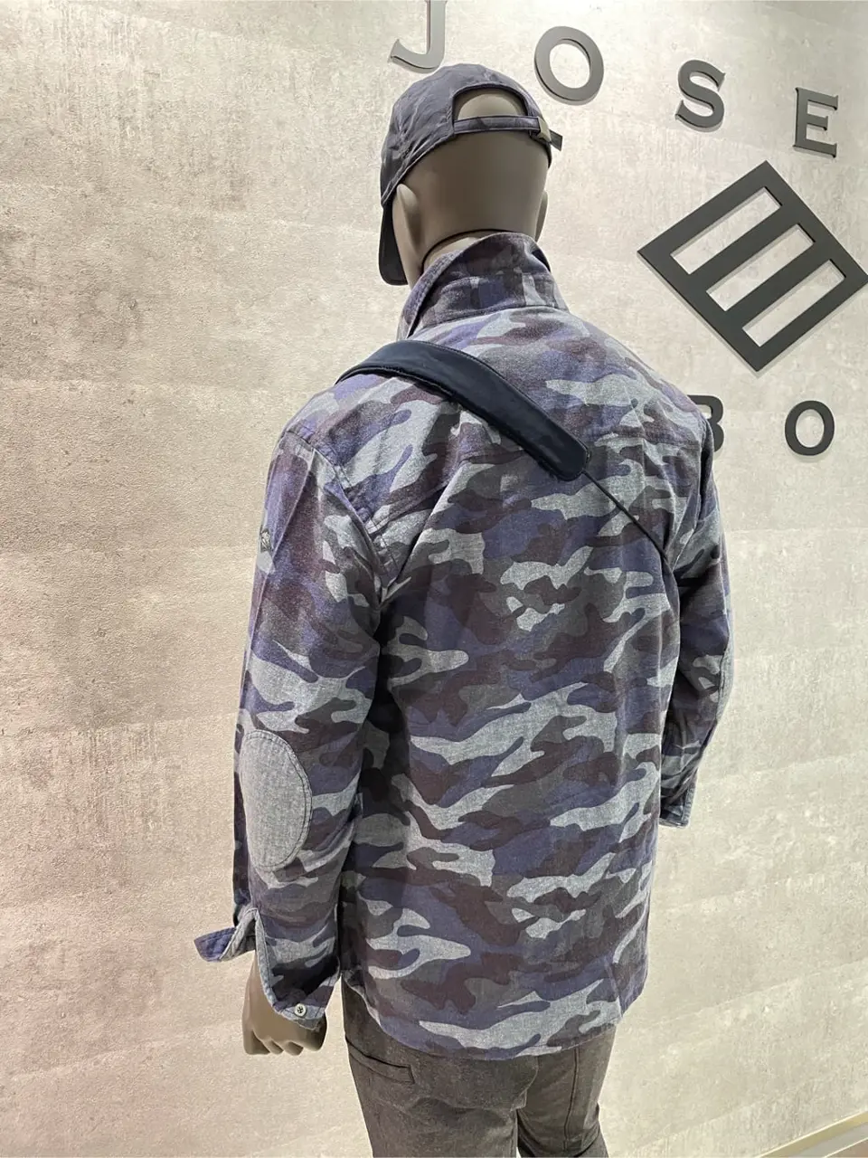 JOSEPH ABBOUD 東　 コーディネート画像