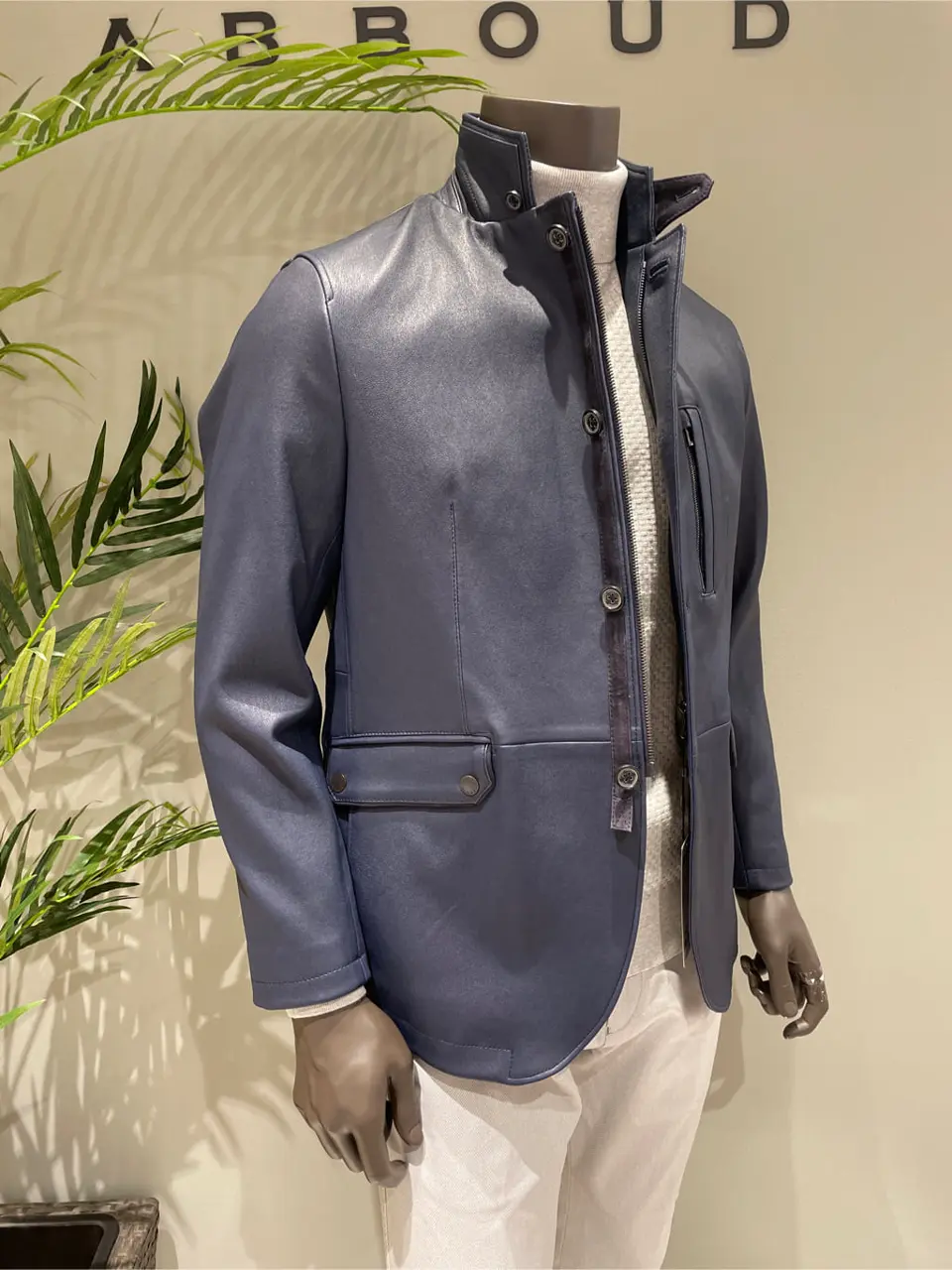 JOSEPH ABBOUD 伊津野 コーディネート画像