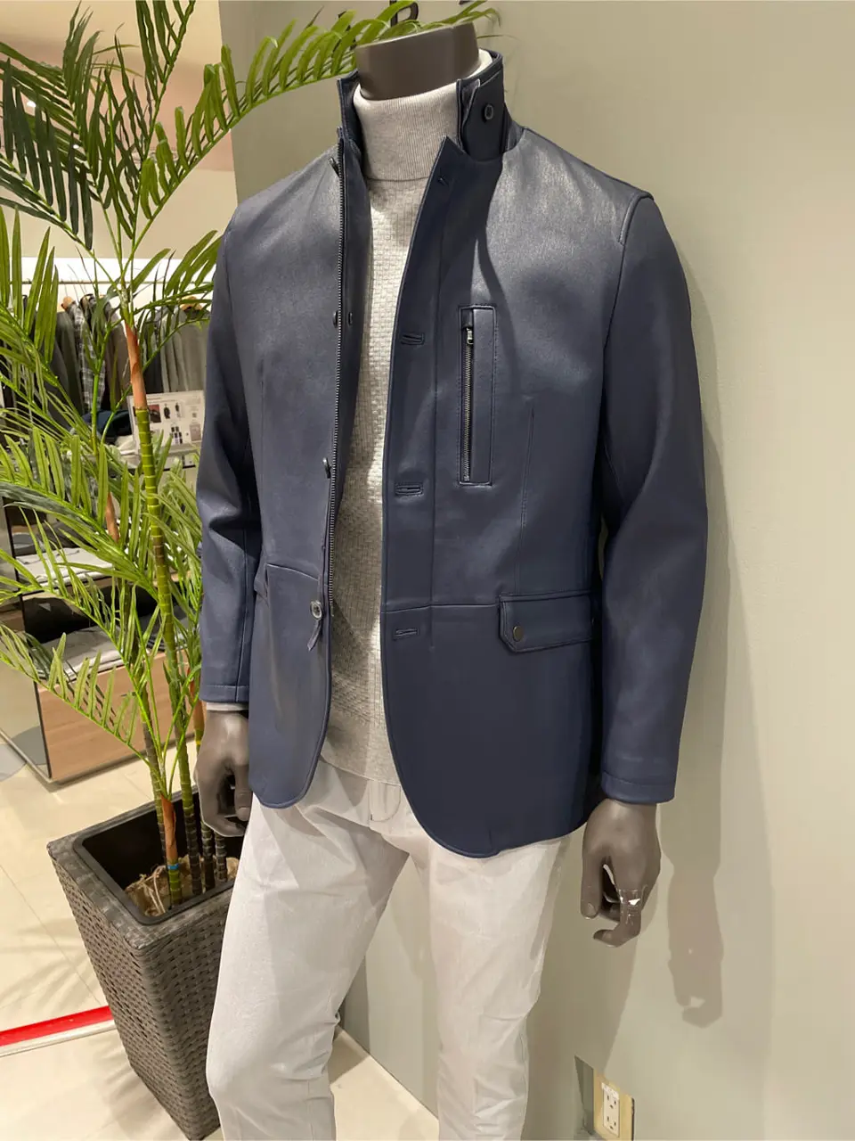 JOSEPH ABBOUD 伊津野 コーディネート画像