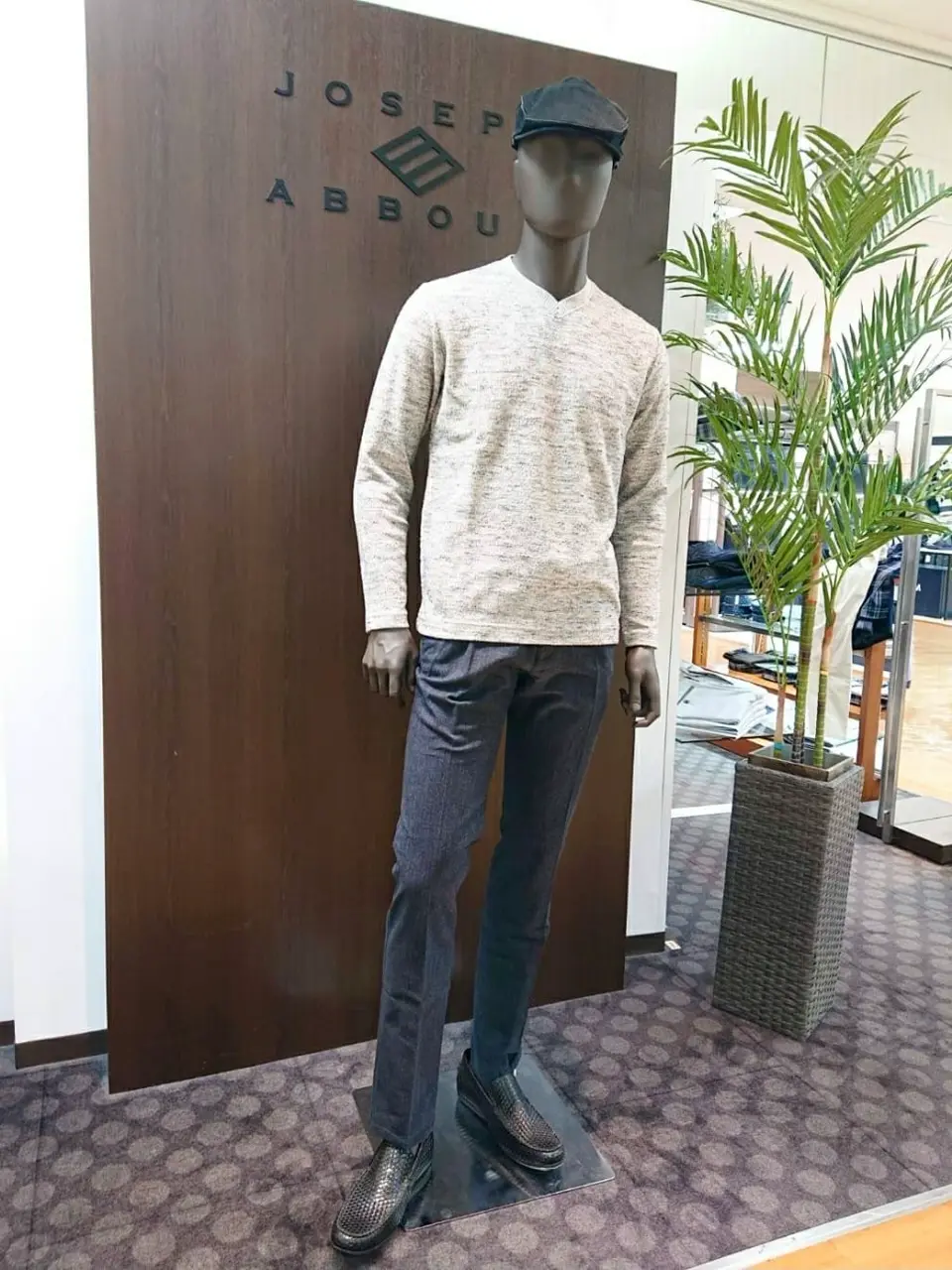 JOSEPH ABBOUD スタッフ コーディネート画像