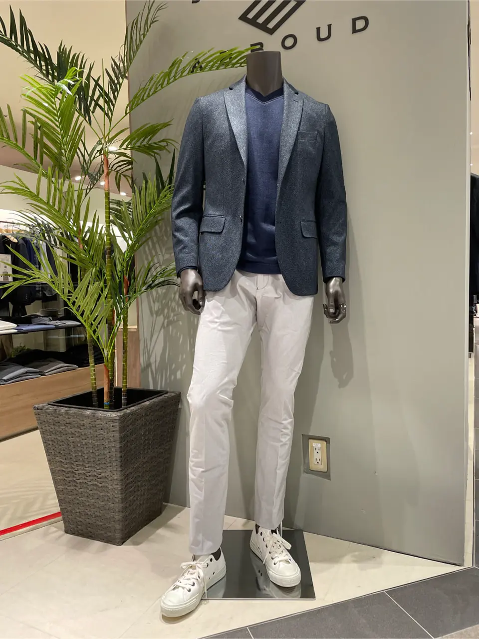 JOSEPH ABBOUD 伊津野 コーディネート画像