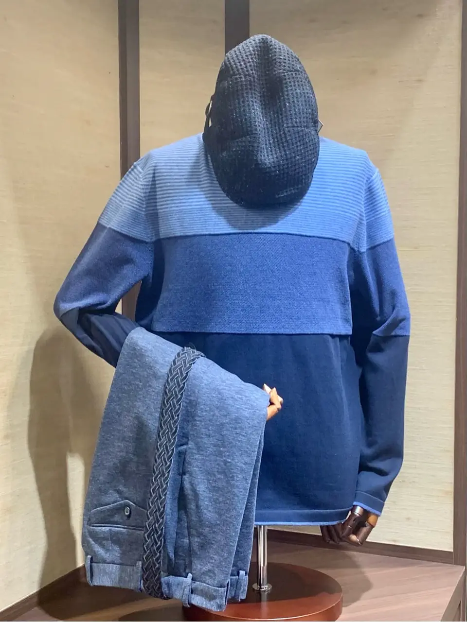 JOSEPH ABBOUD 秦 コーディネート画像