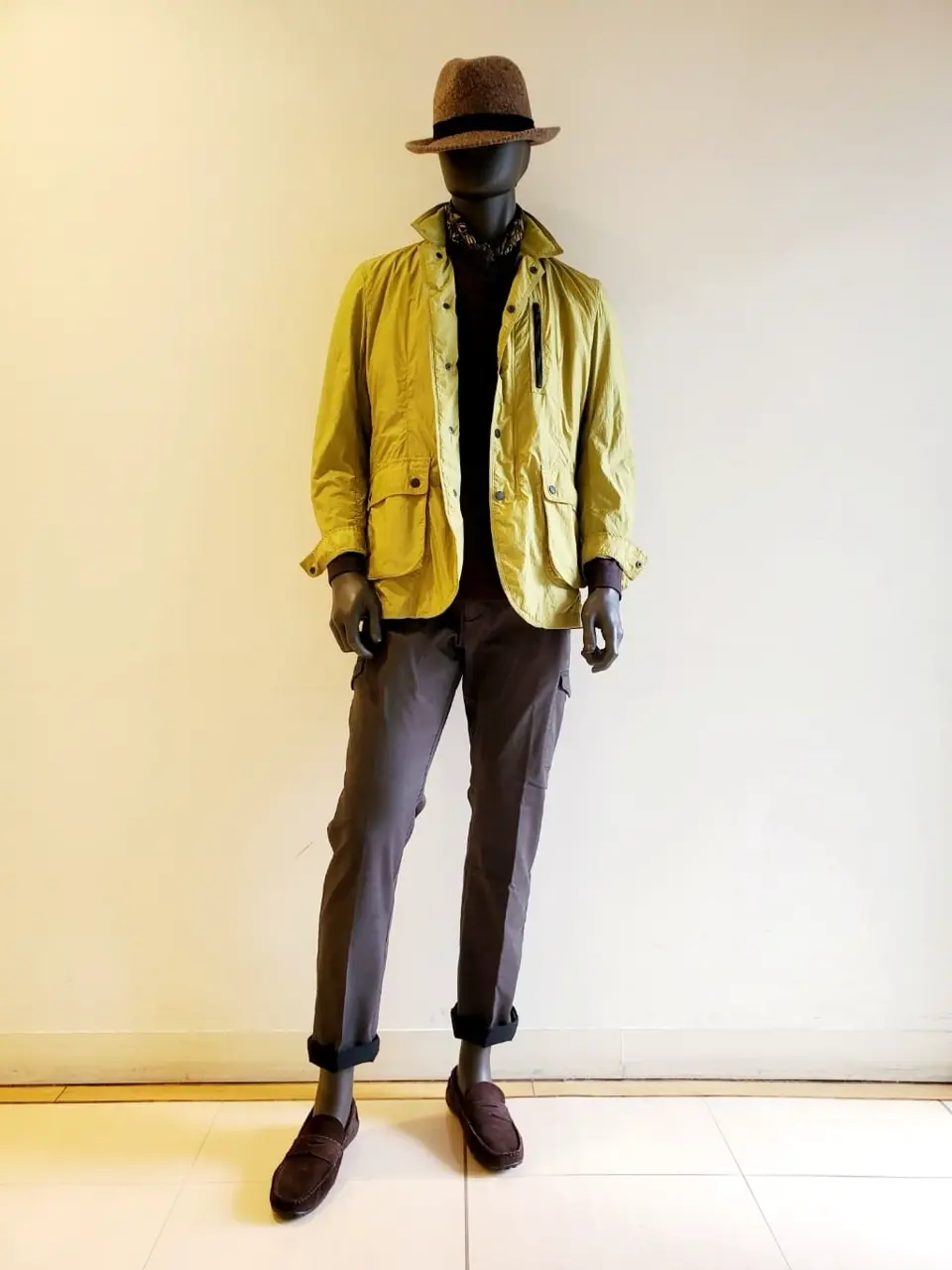 JOSEPH ABBOUD 亀井 コーディネート画像