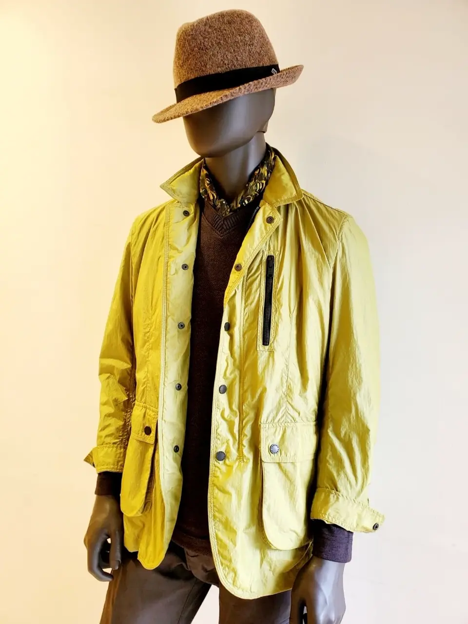 JOSEPH ABBOUD 亀井 コーディネート画像