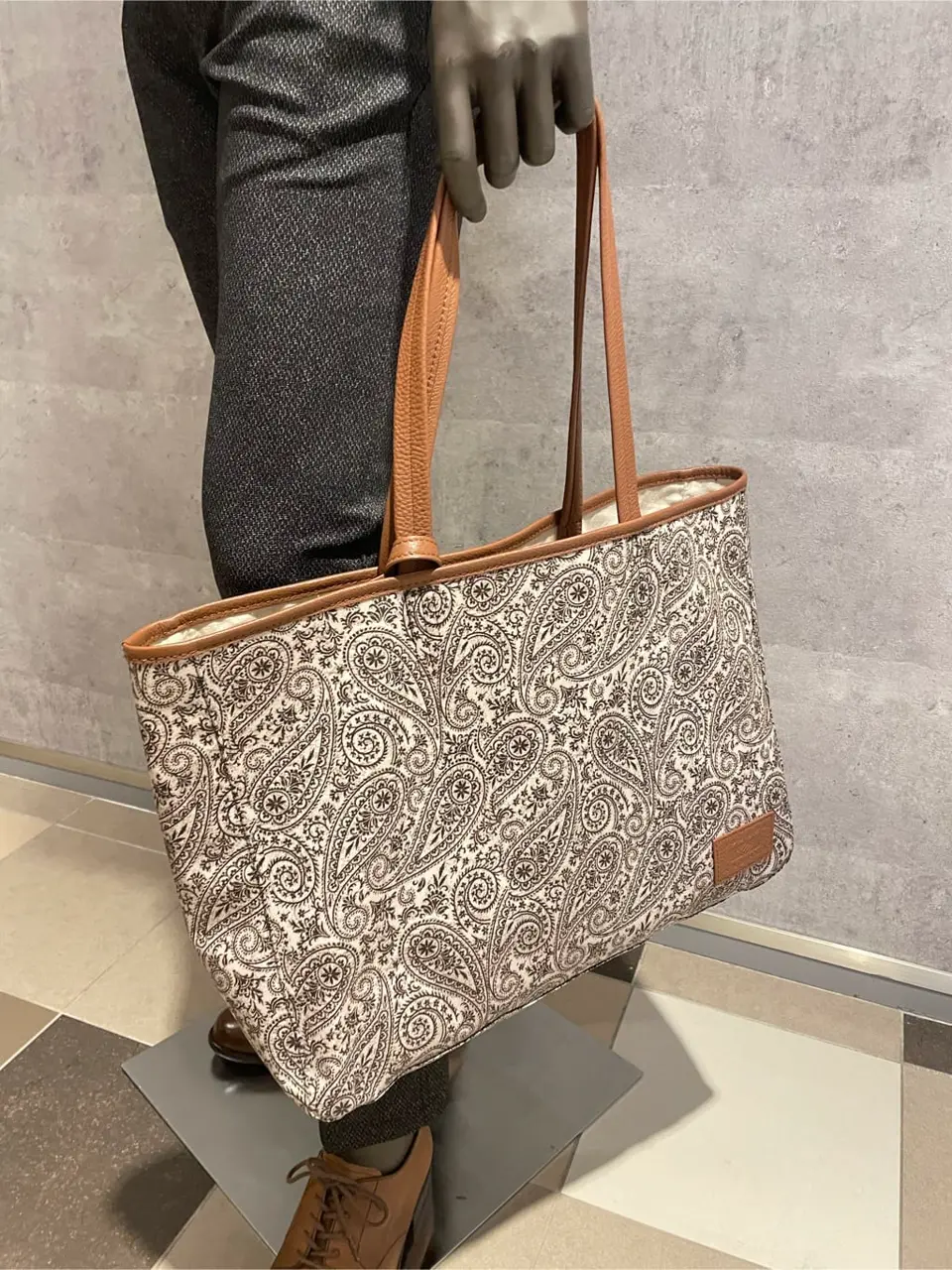 JOSEPH ABBOUD 東　 コーディネート画像