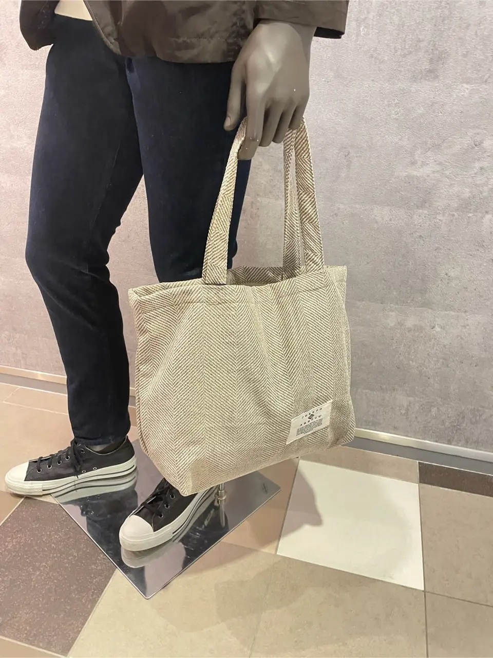 JOSEPH ABBOUD 東　 コーディネート画像