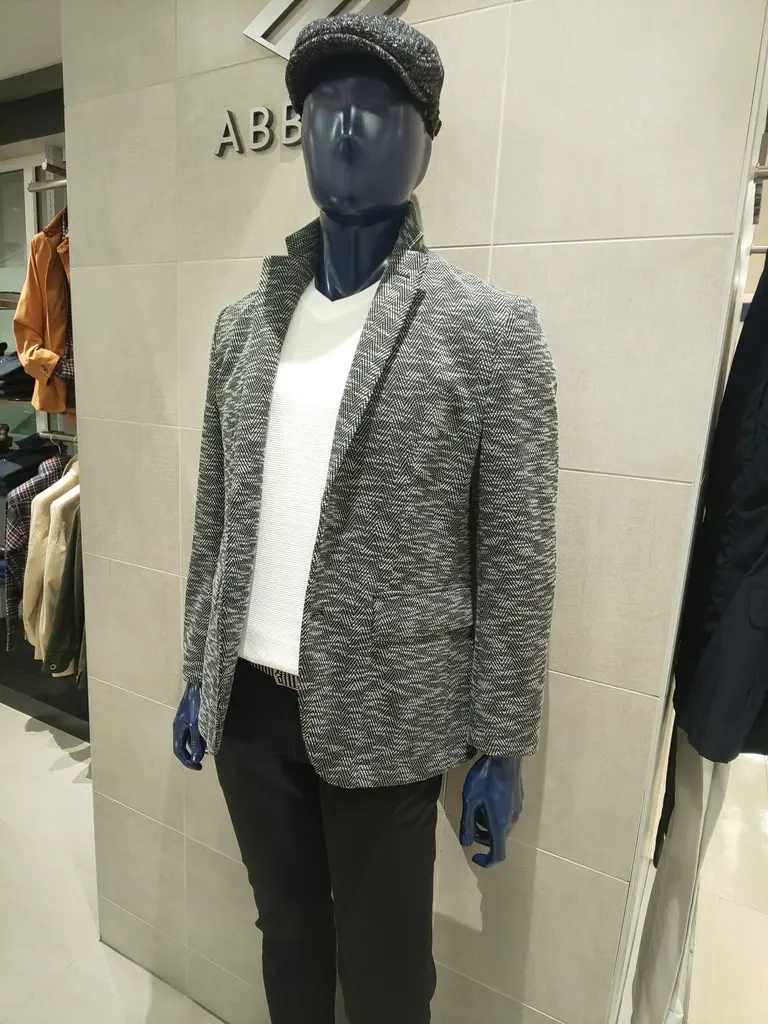 JOSEPH ABBOUD 吉川 コーディネート画像