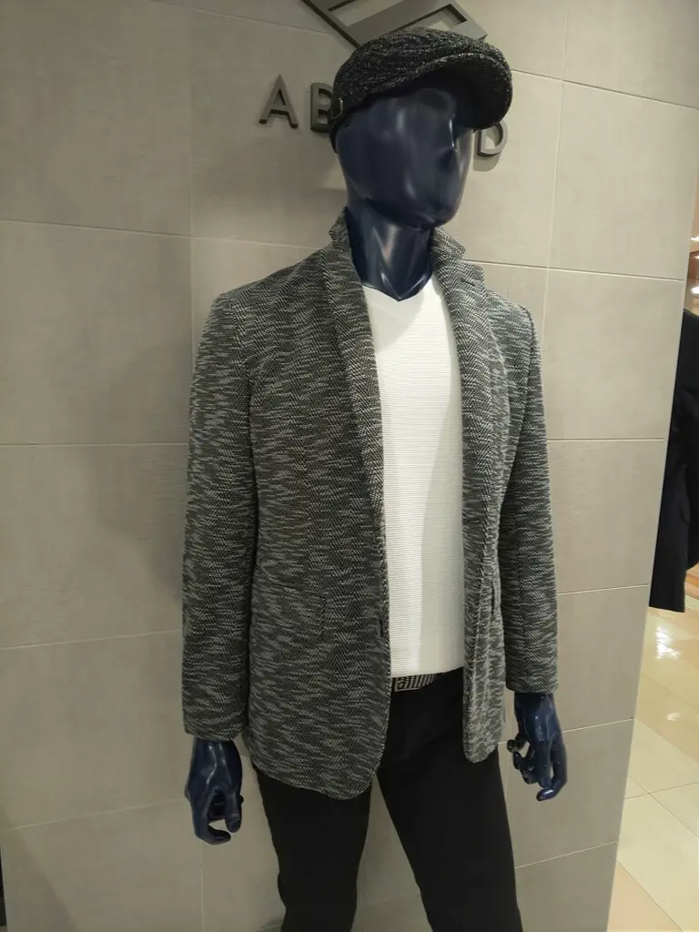 JOSEPH ABBOUD 吉川 コーディネート画像