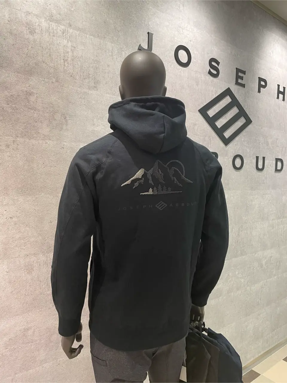 JOSEPH ABBOUD 東　 コーディネート画像