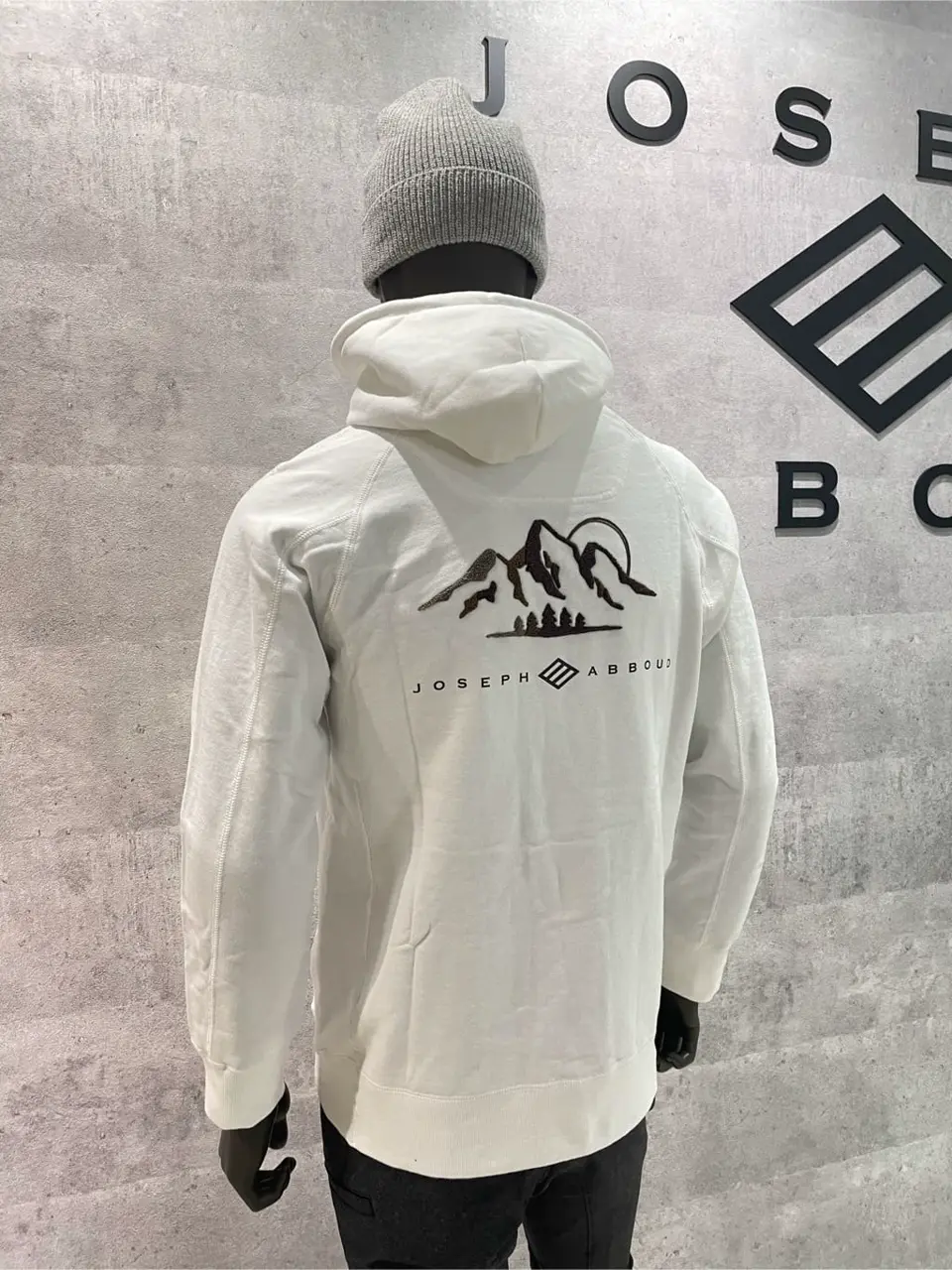 JOSEPH ABBOUD 東　 コーディネート画像