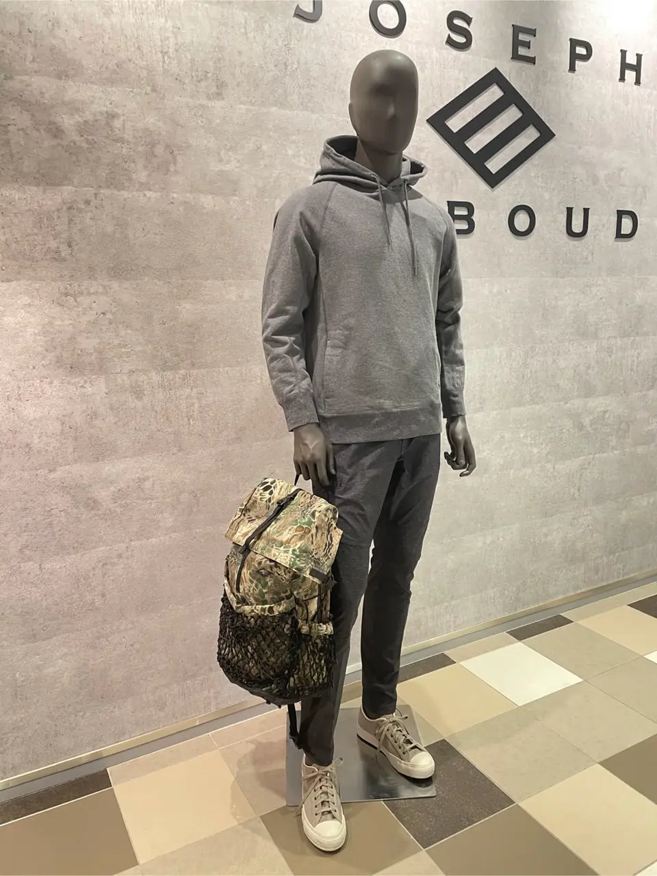  東　 コーディネート画像