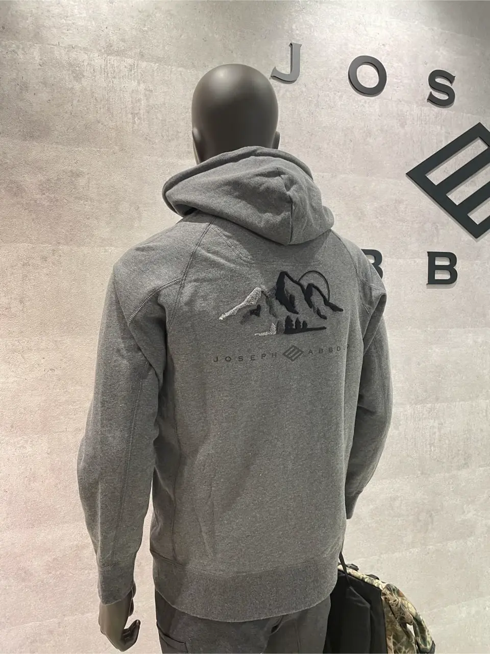 JOSEPH ABBOUD 東　 コーディネート画像