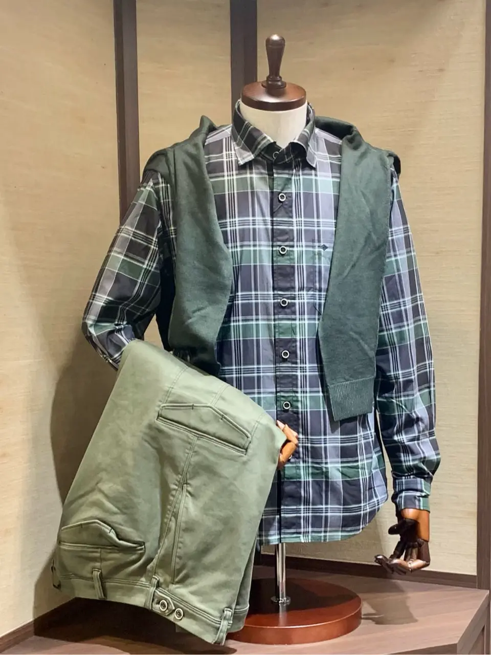  秦 コーディネート画像