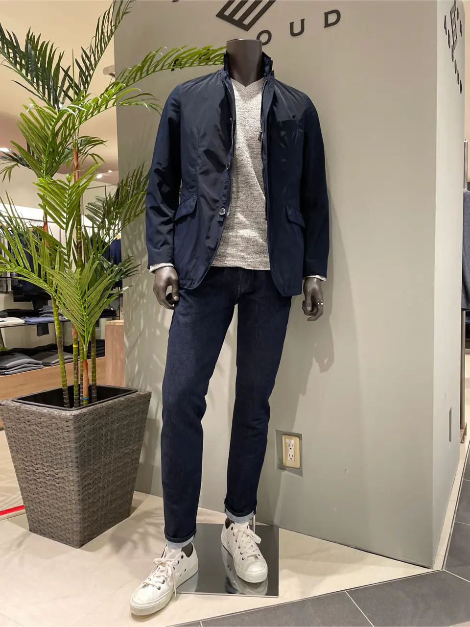 JOSEPH ABBOUD 伊津野 コーディネート画像