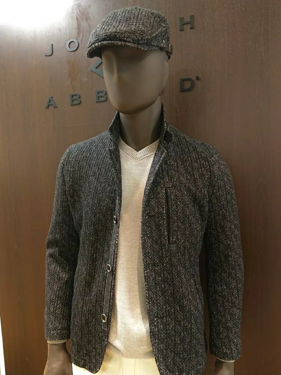 JOSEPH ABBOUD スタッフ コーディネート画像