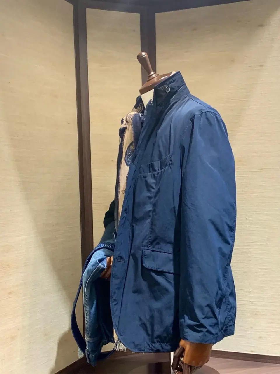 JOSEPH ABBOUD 秦 コーディネート画像