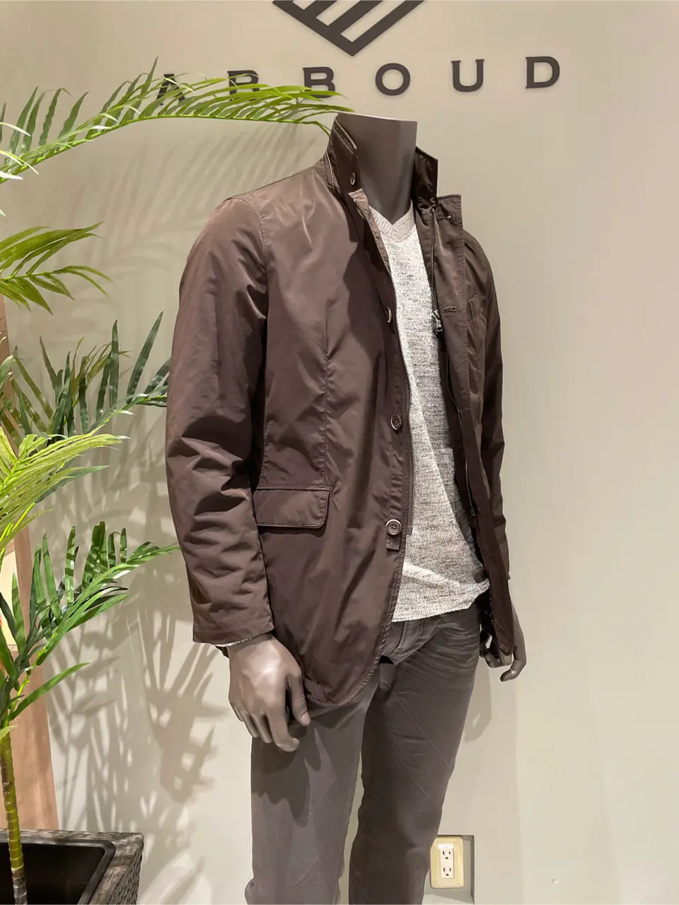 JOSEPH ABBOUD 伊津野 コーディネート画像